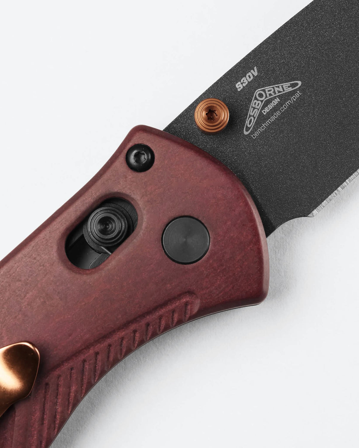 Benchmade Mini Barrage AXIS Lock Mechanism - Close-Up Detail | Benchmade Knife Co.
