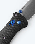 M390 Steel Tanto Blade Close-Up - AXIS Lock Detail | Benchmade Knife Co.