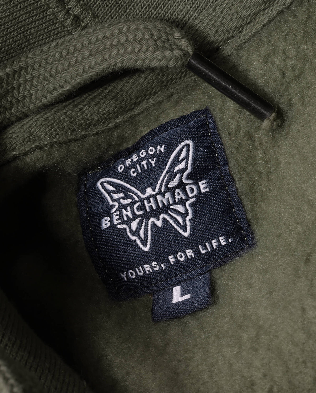 Seventh product image showing a close up of knife