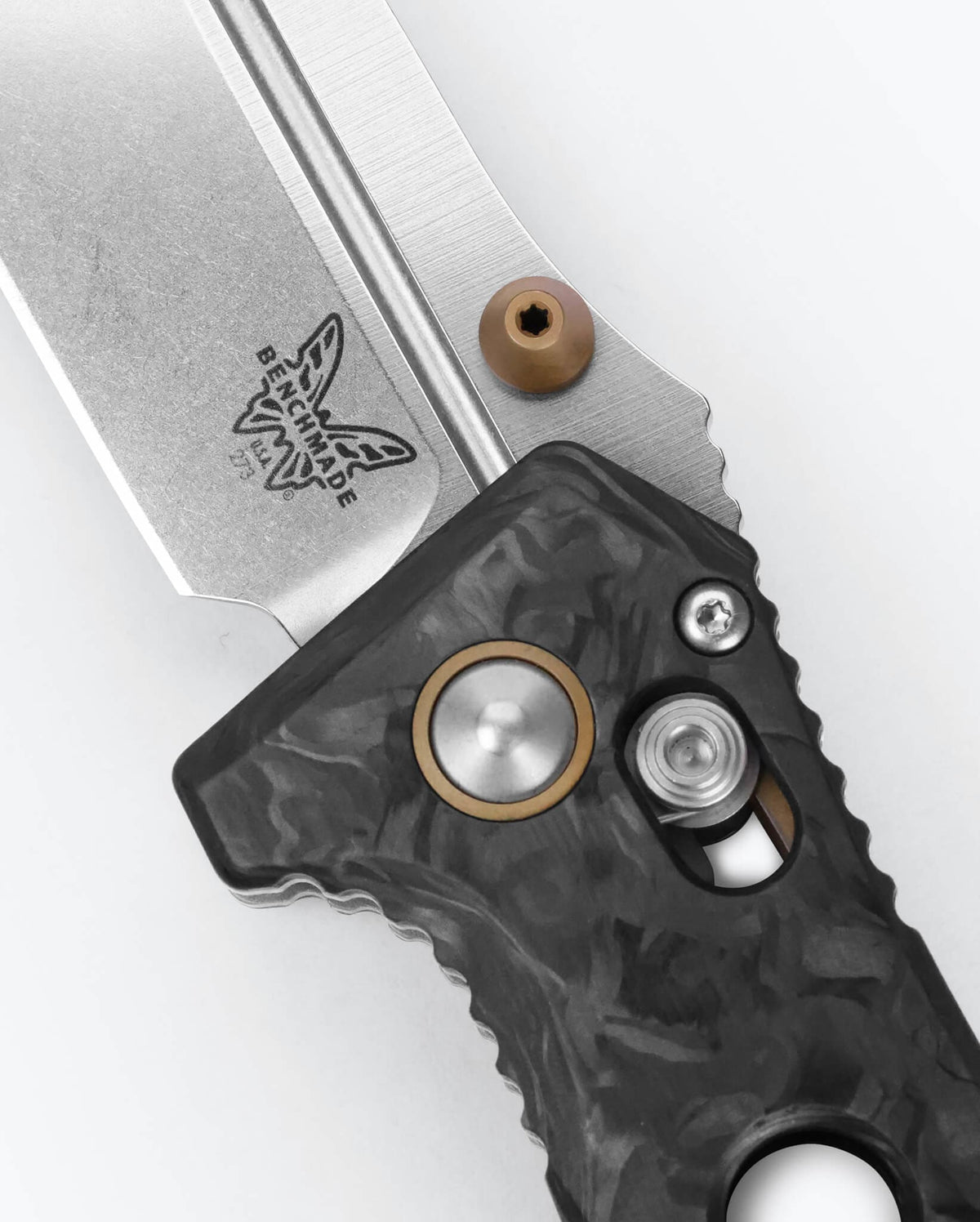 Mini Adamas® Marbled Carbon Fiber Drop-point - Handle Detail Close-up | Benchmade Knife Co.