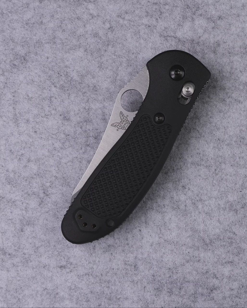 Product video showcasing knife features