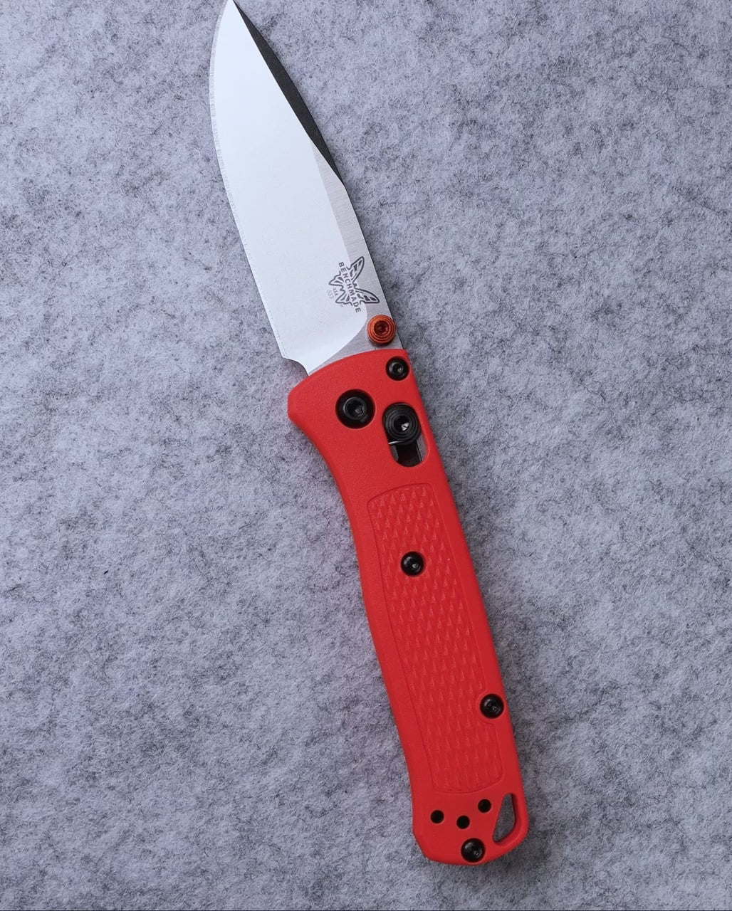 Custom Mini Bugout® - Product video showcasing knife features - Benchmade