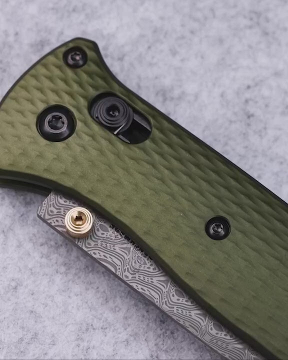 Custom Bailout® - Product video showcasing knife features - Benchmade