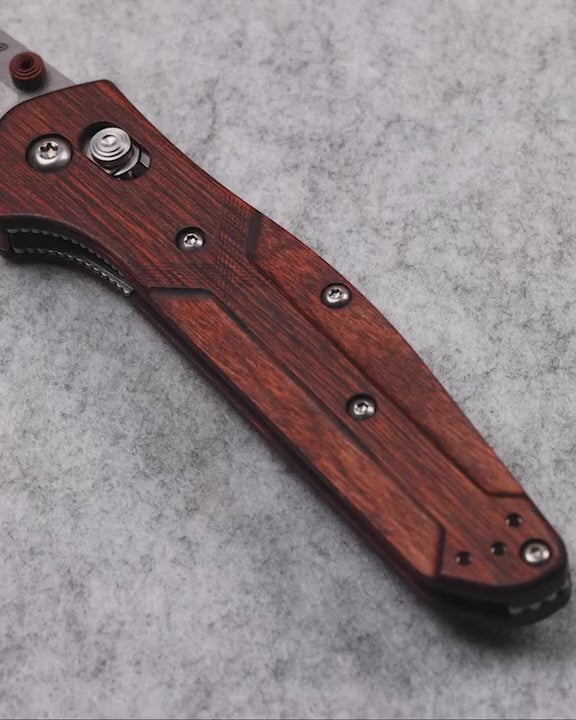 Product video showcasing knife features