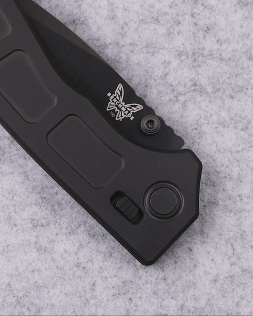 Product video showcasing knife features