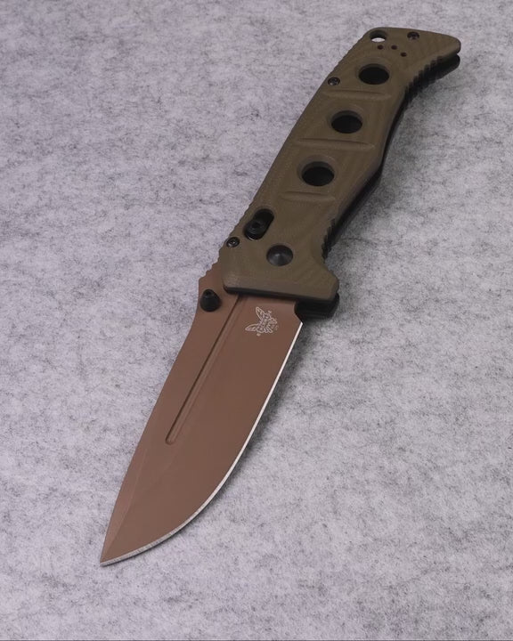 Product video showcasing knife features