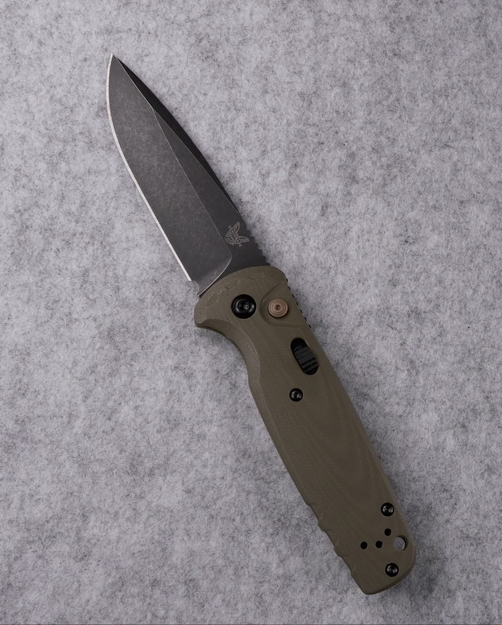 Product video showcasing knife features