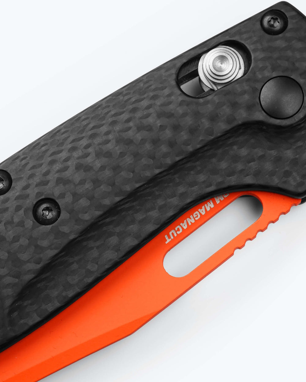 Carbon Fiber Taggedout Handle Close-Up - AXIS Lock Detail View | Benchmade Knife Co.