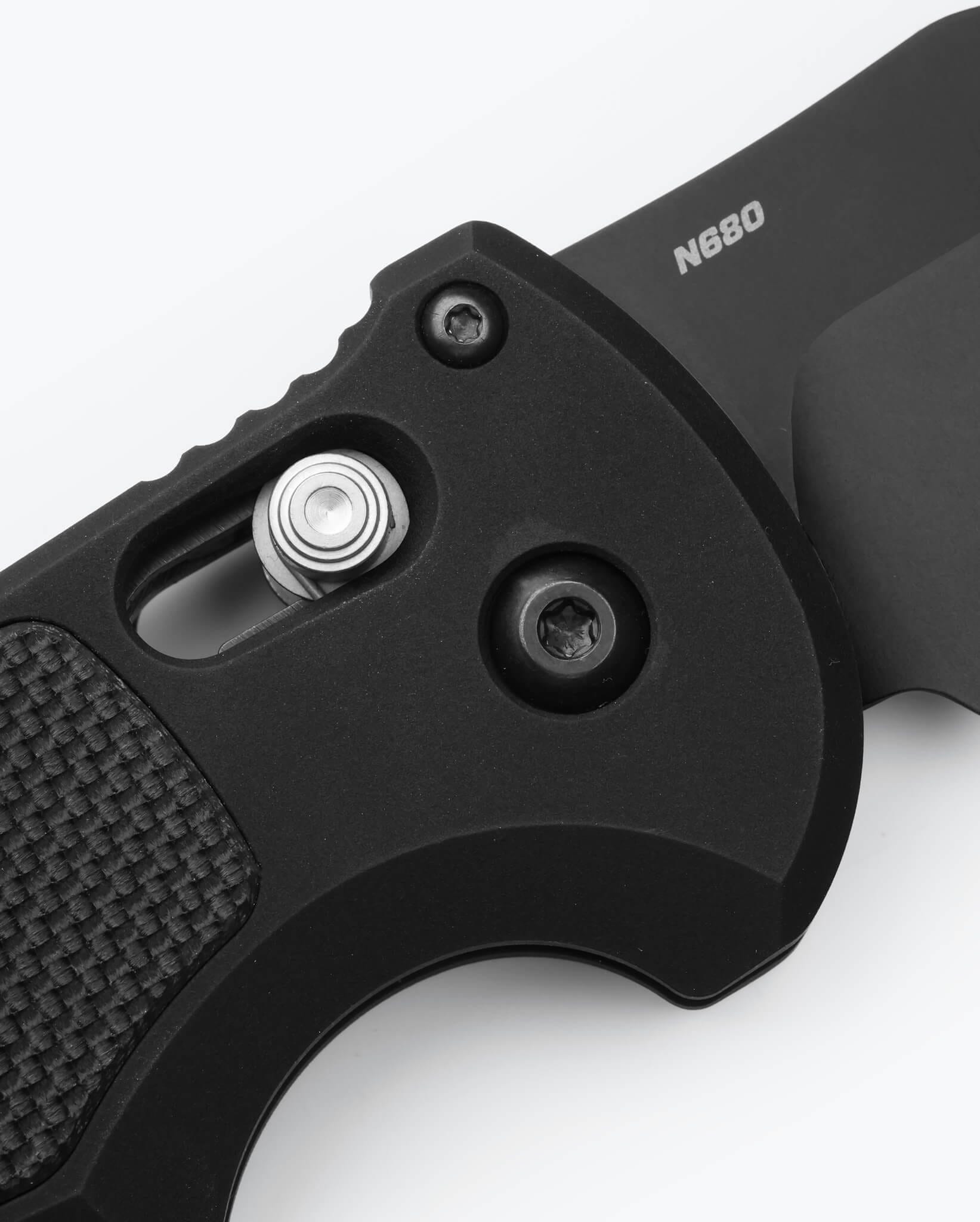 Auto Triage® Black Aluminum – Automatic Tactical Knife | Benchmade